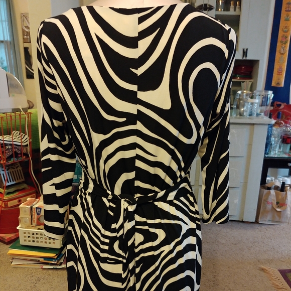 Chicos Dress Black and White Abstract Swirls - Picture 8 of 10